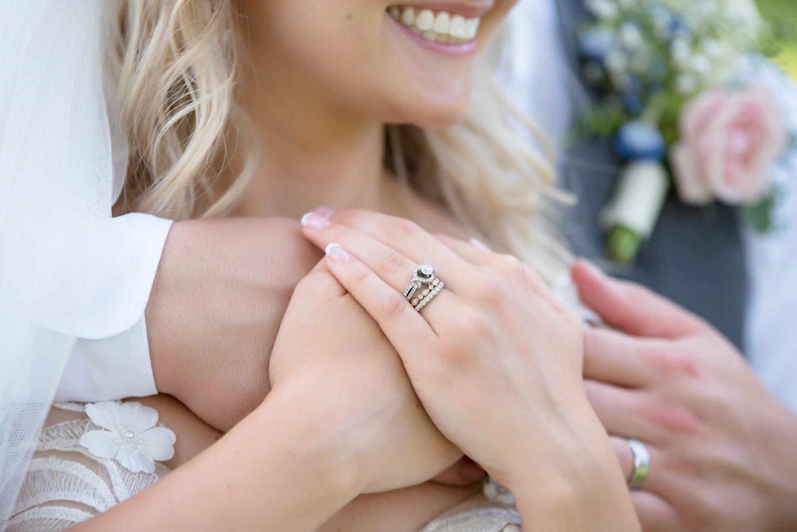 STACKABLE WEDDING BANDS: TIPS TO MIX AND MATCH METALS