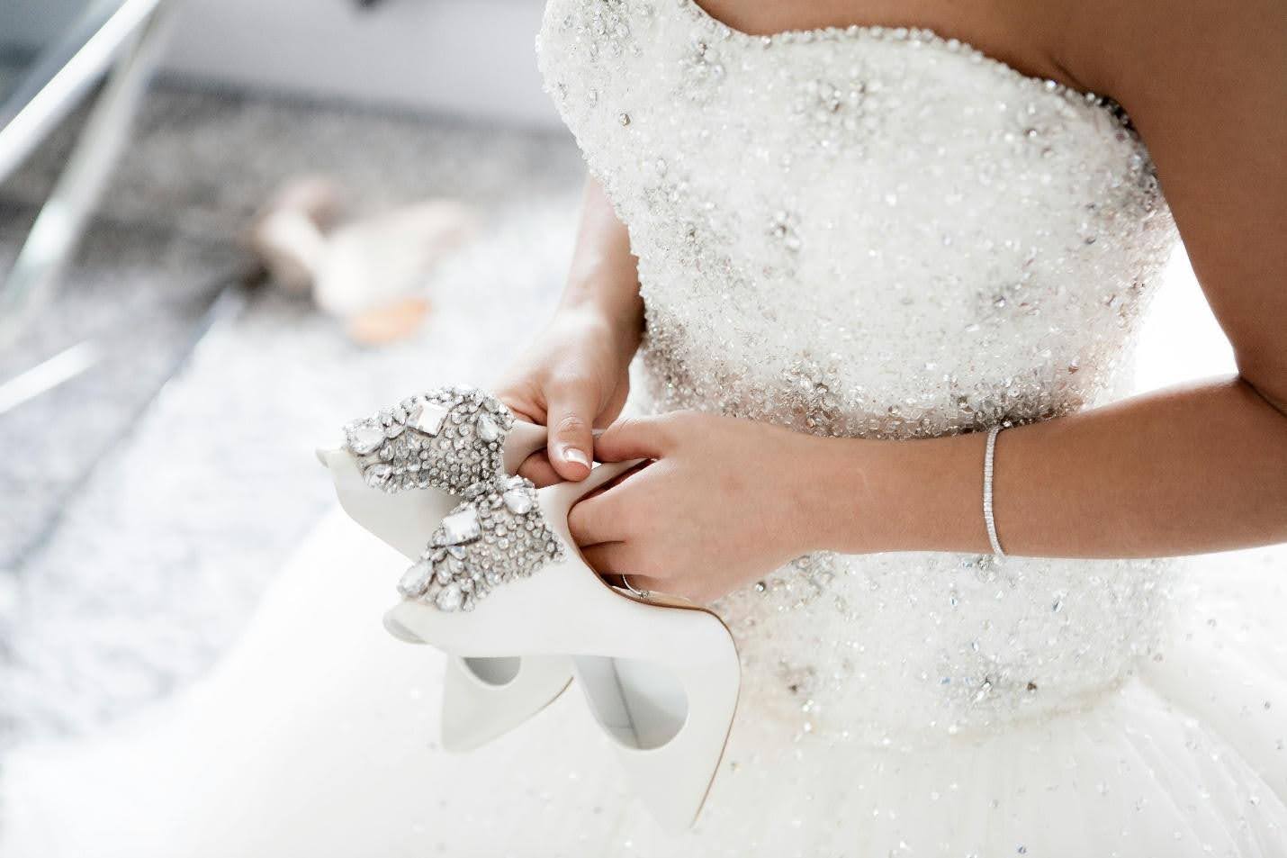 HOW TO MATCH YOUR JEWELRY WITH YOUR WEDDING DRESS