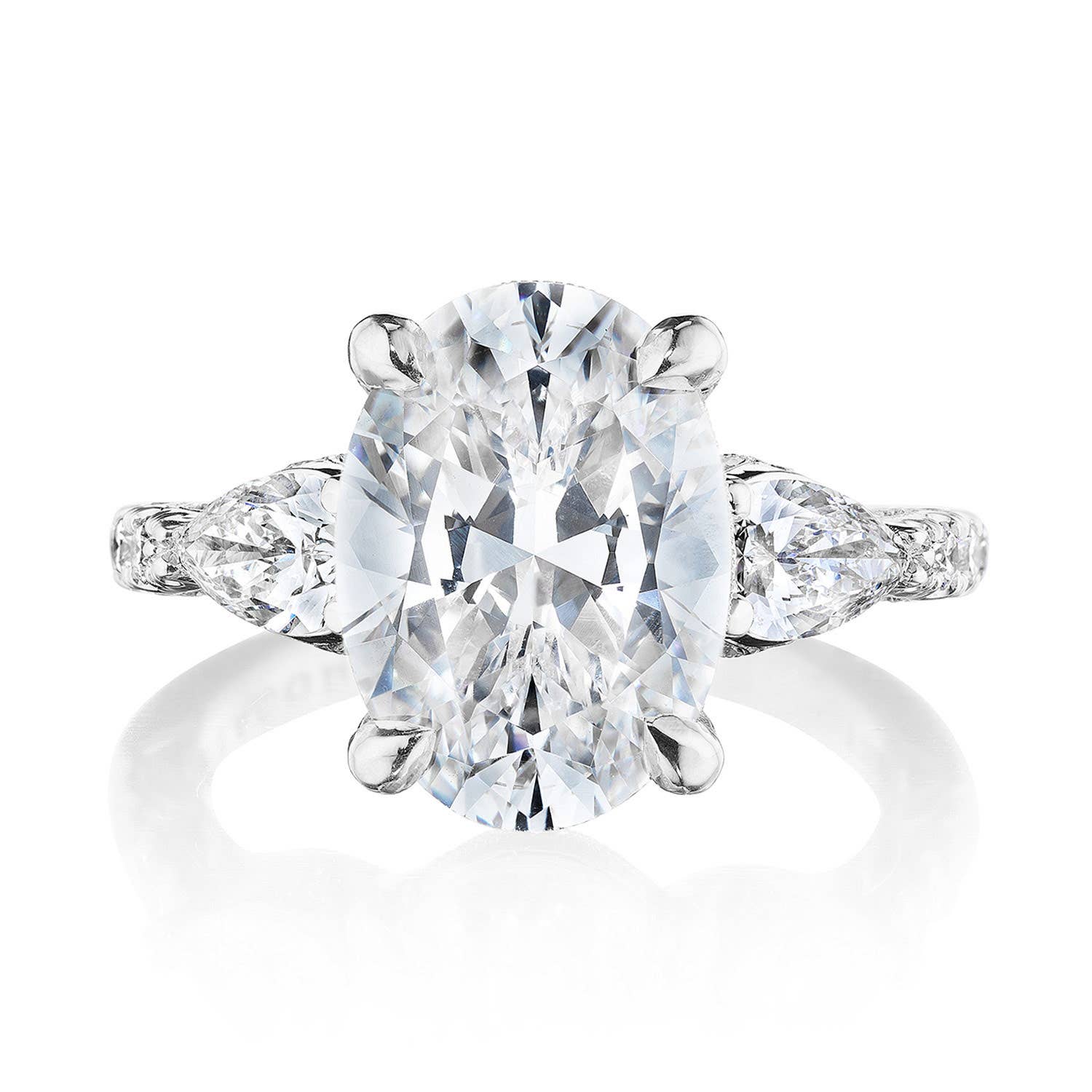 Dantela | Oval 3-Stone Engagement Ring 269522OV125X9