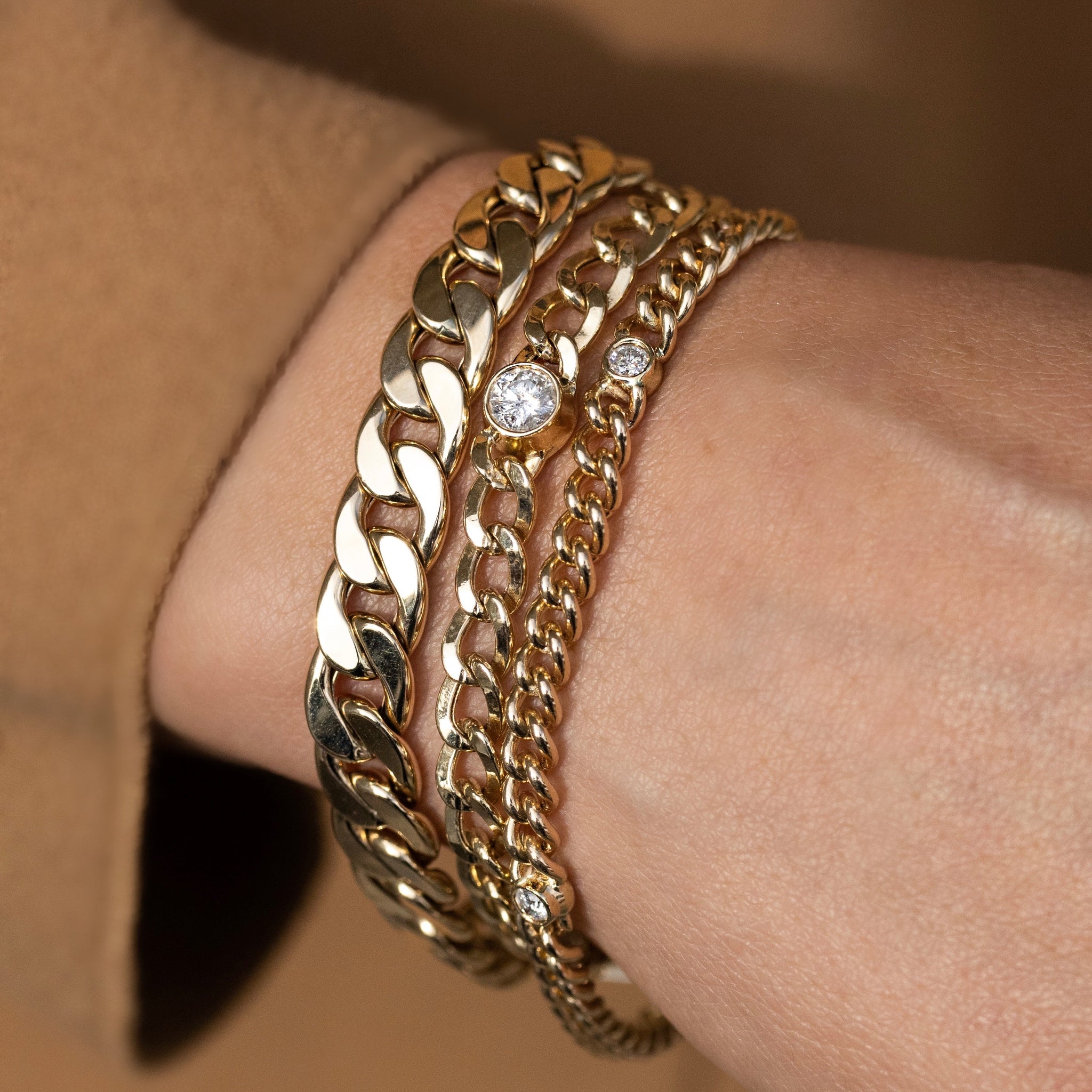 14k Gold Curb Chain Bracelet with 4 Bezel Diamonds  BG000844 - TBird