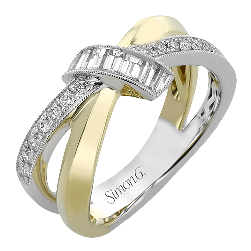 Right Hand Ring In 18k Gold With Diamonds LR3144